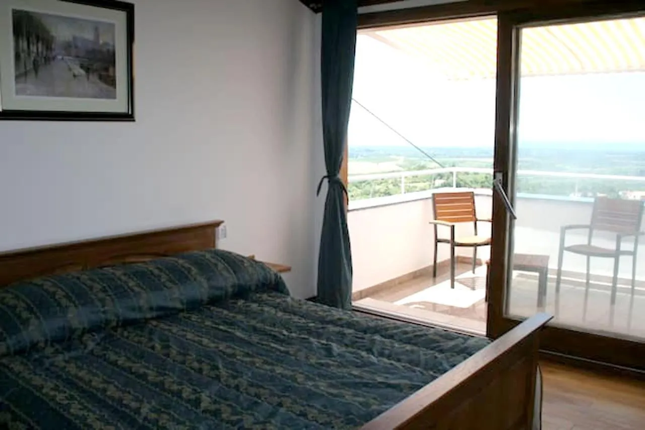 Villa Monte Baster Buje 0*,  Kroatien